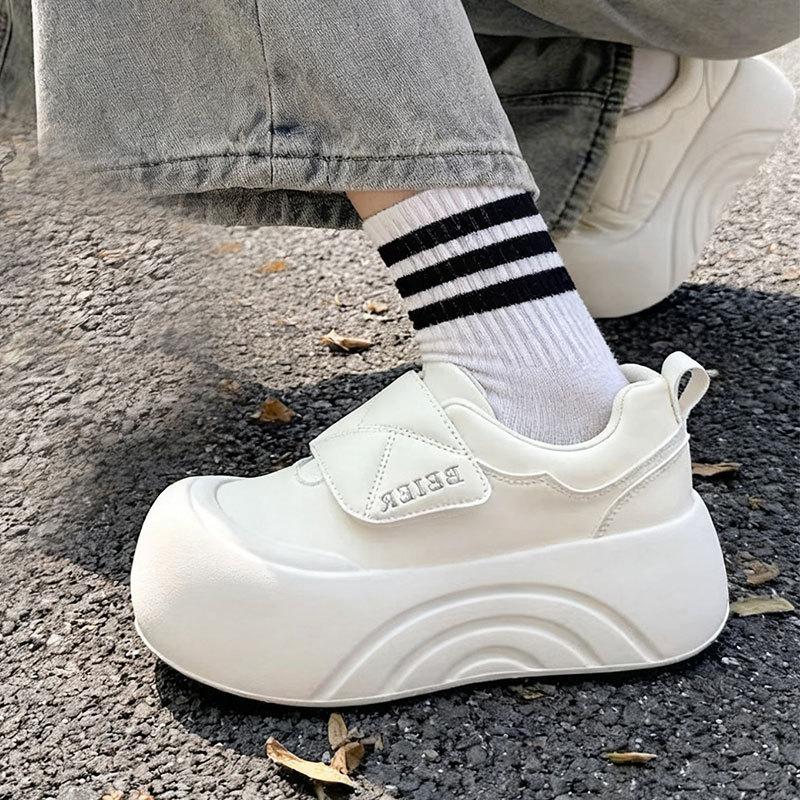 Celebrytka internetowa buty muffin na rzepy na miękkiej podeszwie białe buty 2025 jesień nowe wszechstronne buty sportowe i rekreacyjne wersja koreańska