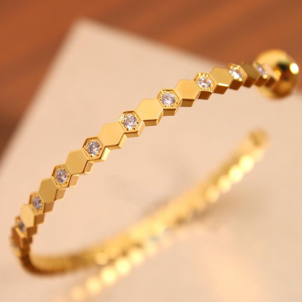 New Hot Brand Vintage Love Earrings for Women Gift Luxury Jewelry Fashion Diamond Designer Big Eardrop 925 Sliver Stud Earrings