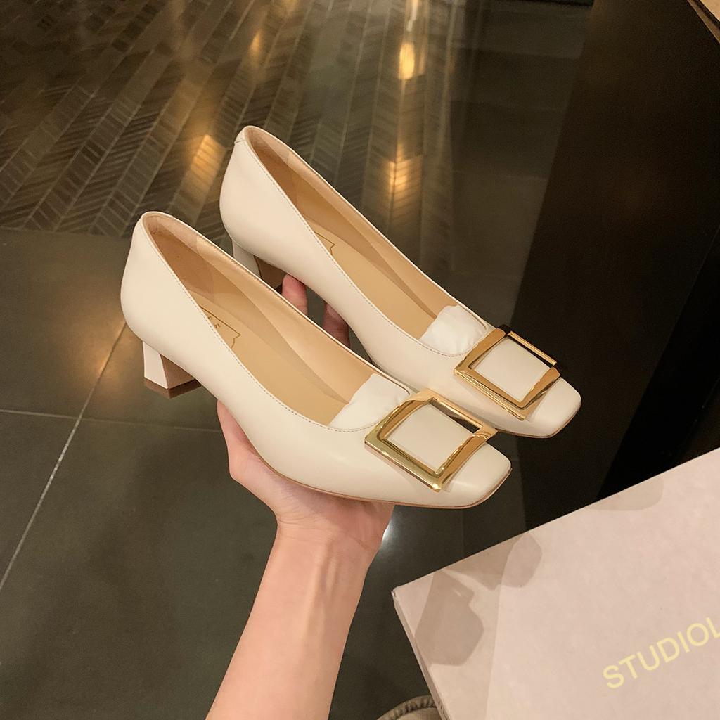 Sheepskin version~ Grape mother with the same new color temperament square head commuting high heels women's light mouth square buckle banana hee