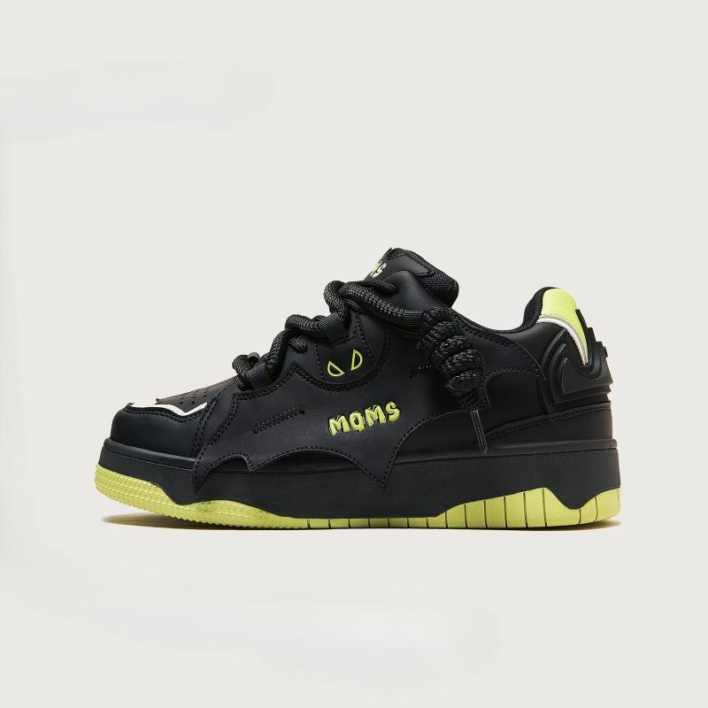 Women's Shoes with High and Low Top Sneakers Are Added To The Niche Bread Shoes