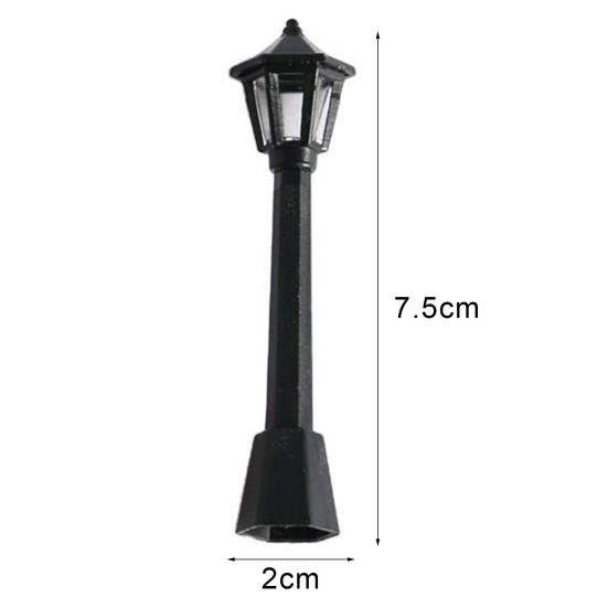 2Pcs Doll House Lamp Simple Lovely Smooth Dollhouse Lawn Light for Entertainment