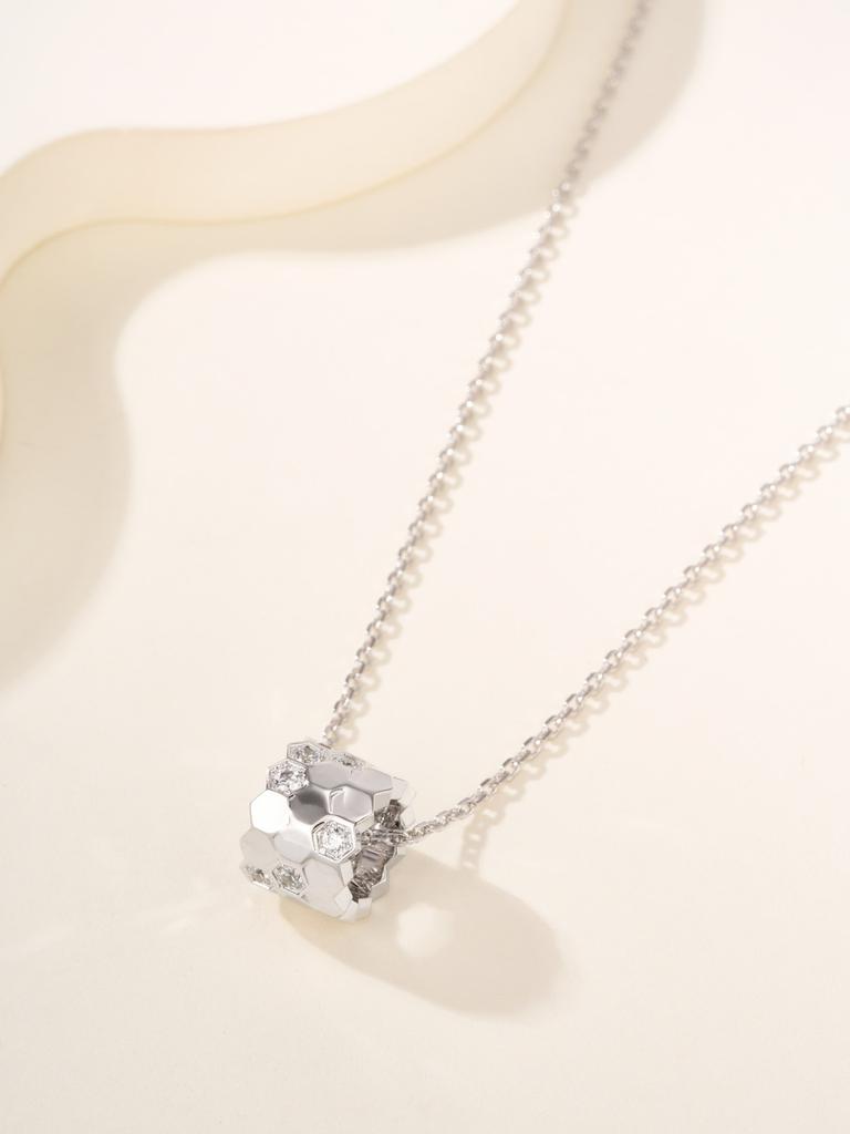 Honeycomb Two-Color Necklace High-quality Color Separation and Electroplating Gifts Women and Men Affordable Luxury