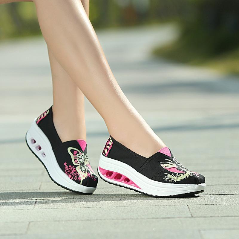Fashion Woman Light Moccasins Sneaker Sports Slip-on Loafers Platform Tennis Flat Ladies Casual Comfortable Elegant Summer Cute Shoes