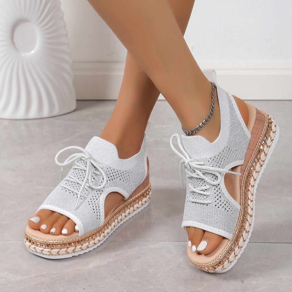 

Новые спортивные сандалии большого размера 2024 года, толстая подошва, верх из летучей ткани, мягкая подошва, повседневные, на плоской подошве, полые спортивные сандалии 42 серебряный