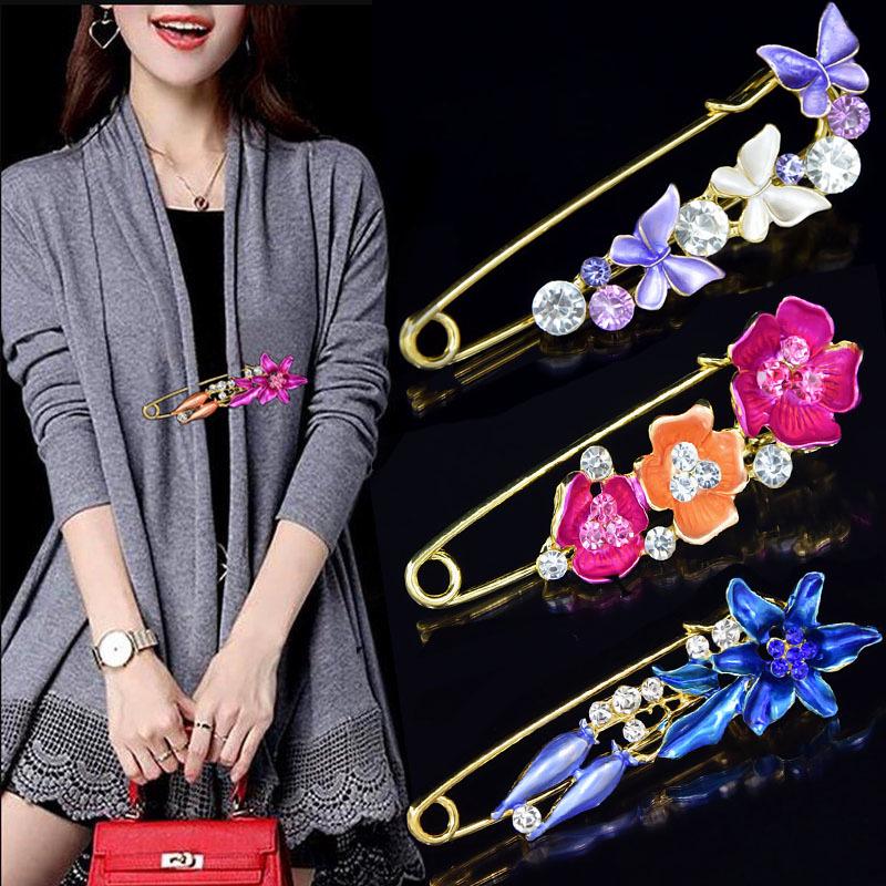 Elegant Tulip Flower Oil Painting Brooch: Versatile Pin for Dress, Scarf, or Sweater