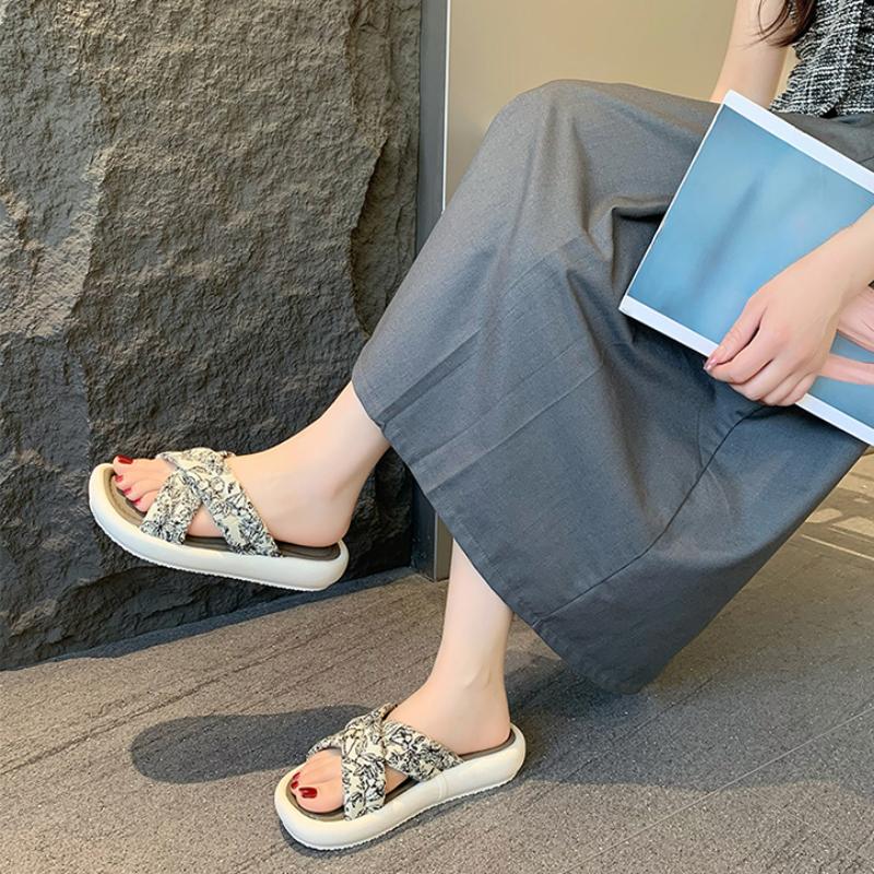 Fashion New Design Summer Woman Sandals Fashion Open Toe Soft Sole Flats Ladies Beach Shoes Zapatillas De Mujer