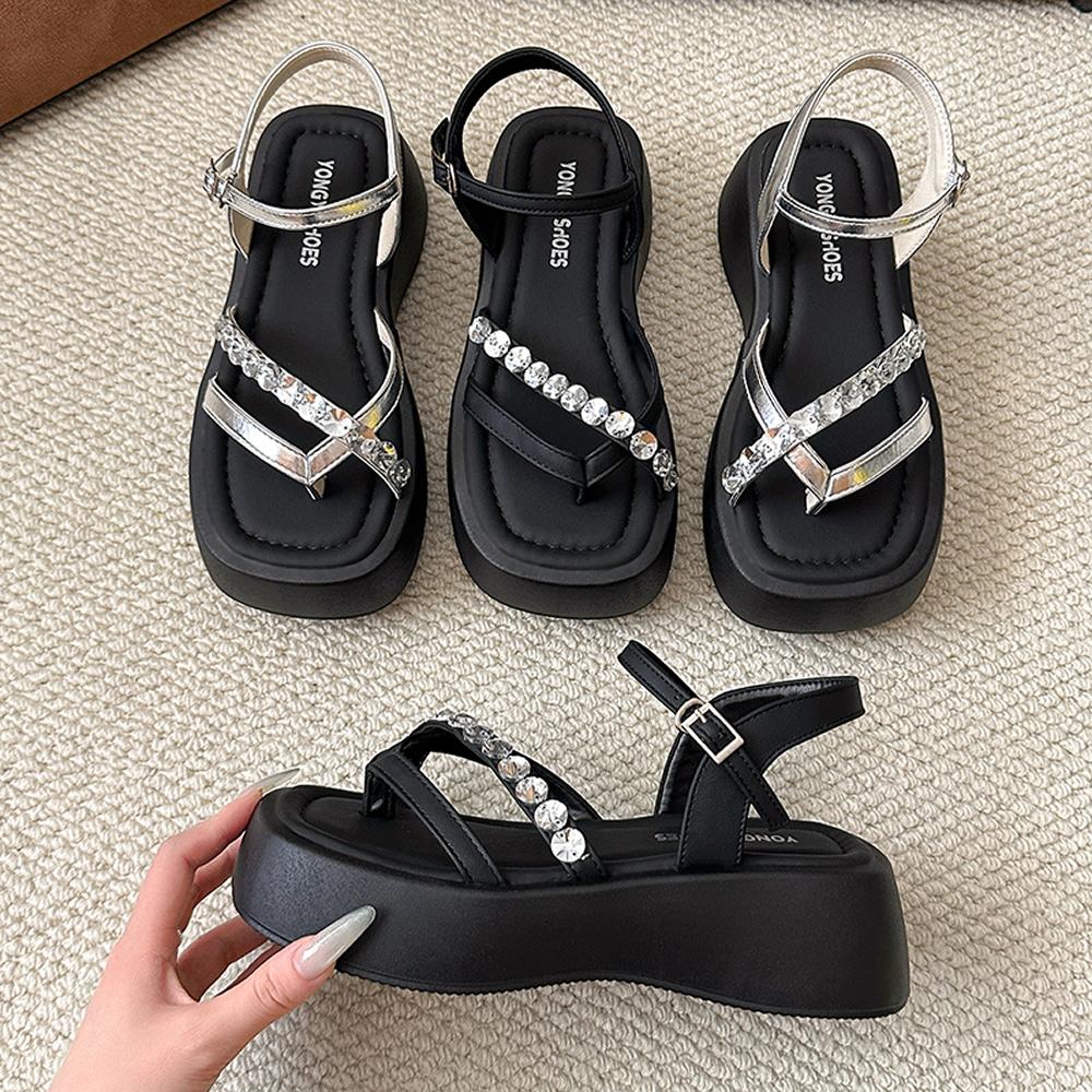 Silver Roman Sle Thick Heel Sandals Women's Summer 2025 Beach Shoes Buckle Strap Sandals Fashionable Flat Heel PU Material