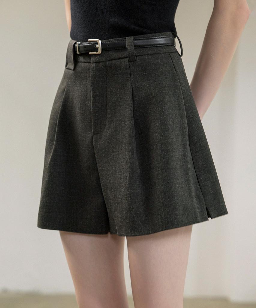 HYFVE Modern Boy Tuck Belted Shorts