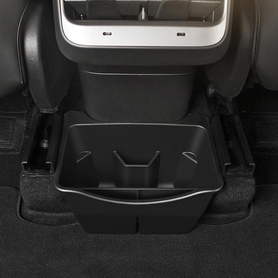 

Органайзер на центральной консоли. Большой ящик для хранения. Удобный вместительный мусорный контейнер для установки. Чехол на заднем сиденье.
