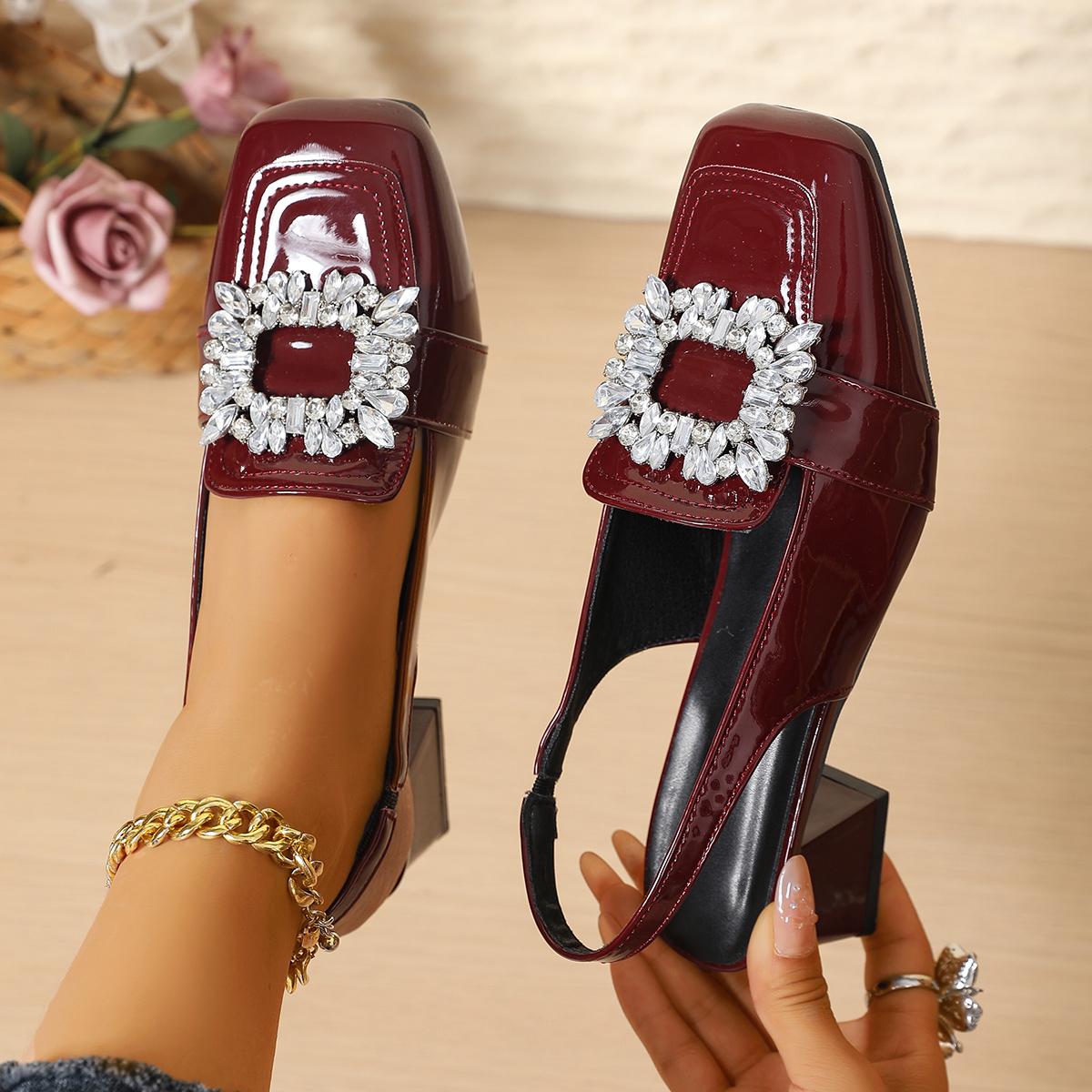 

Женские сандалии Сандалии на толстом каблуке с пряжкой из водных бриллиантов Женские летние 2025 Новые туфли Баотоу Женские французские ретро туфли с квадратным носком 39 вино красного