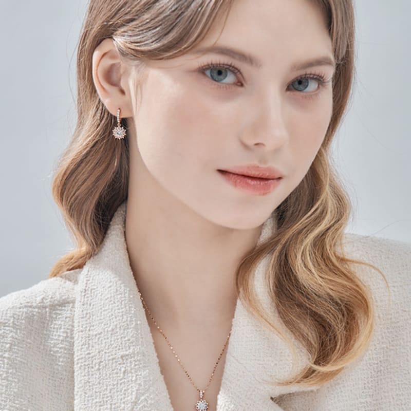 ELLE Jewelry 14K Snowflake Flower Necklace EL14NN020