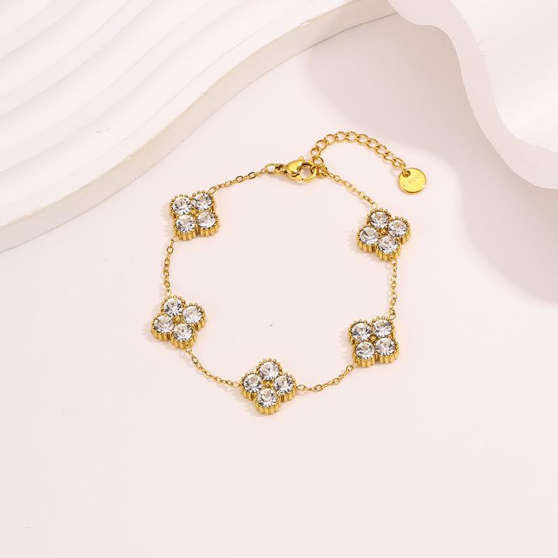 European and American Zircon Bracelet Light Luxury Niche Girls High Value Ing Wind Titanium Steel Butterfly Bracelet Does Not Fade