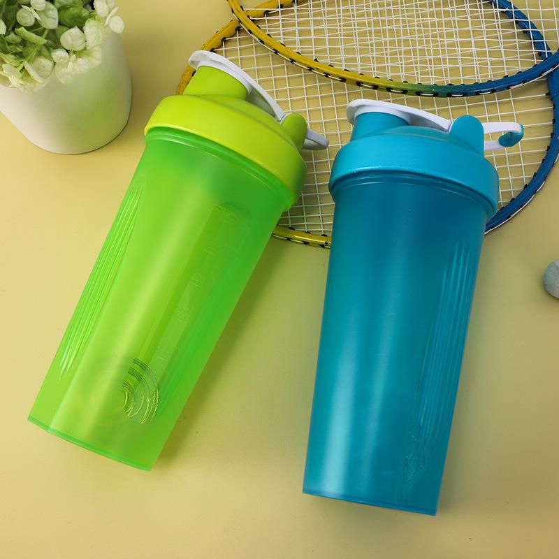 600ml Plastic Sports Water Cup with Scale Cap, Portable Outdoor Fitness Protein Powder Shaker Cup