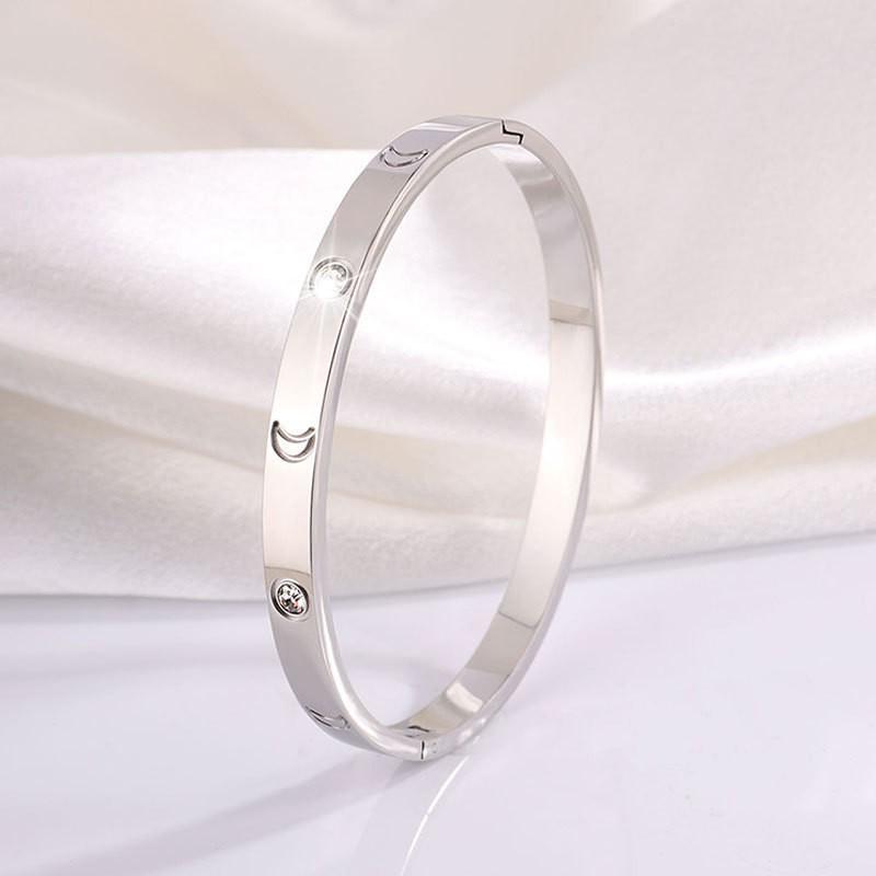 Starry Sky Full Diamond Titanium Steel Bracelet – Versatile, No-Fade Silver Women's Fashion Accessory