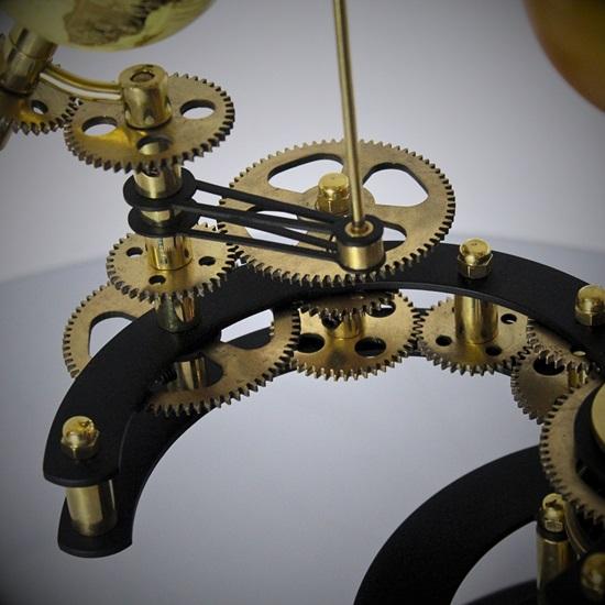 45,72 cm Orrery Einzigartiges und luxuriöses Tellurion Vollständig funktionsfähiges Orrery in Schwarz-Gold-Ausführung, Perfektes Einweihungsgeschenk und Geschenk für den Ehemann