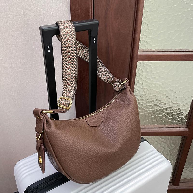 Dumpling bag women's new casual simple wide shoulder strap messenger bag high sense large capacity shoulder bag