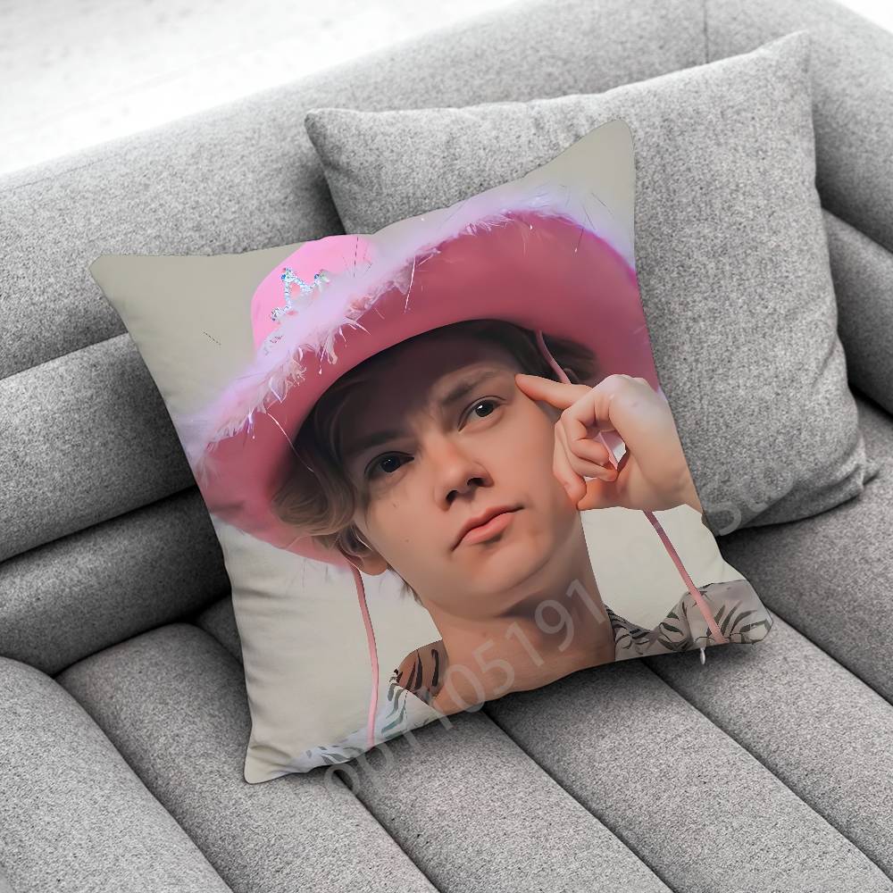 Actor T-Thomas Brodie Sangster Throw Pillow Case For 45*45cm 40cm 55cm 50cm 30cm Square Car Pillowcase Shell