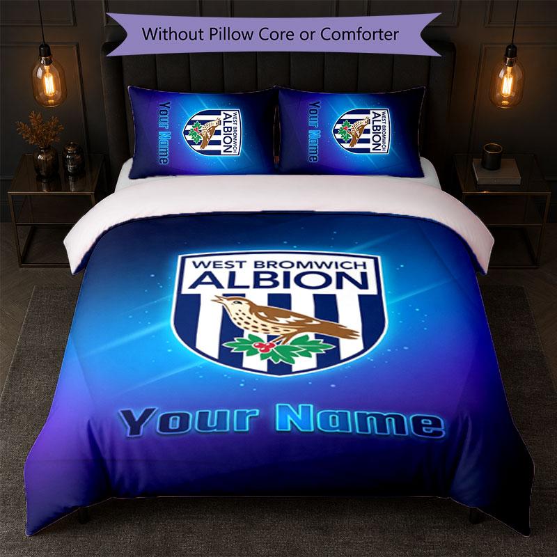 Set Biancheria da Letto Personalizzato West Bromwich Albion FC con Nome Testo 1 Copripiumino + 2 Federe Logo Calcio Regalo Personalizzato per Occasioni Speciali Decorazione Camera da Letto