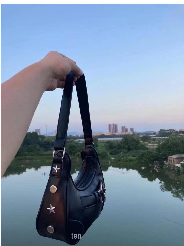 2025 Niche Women's Baguette Bag - PU Leather, Large Capacity, Star Buckle, Hot Girl Underarm Style, High-End Feel, Single Shoulder