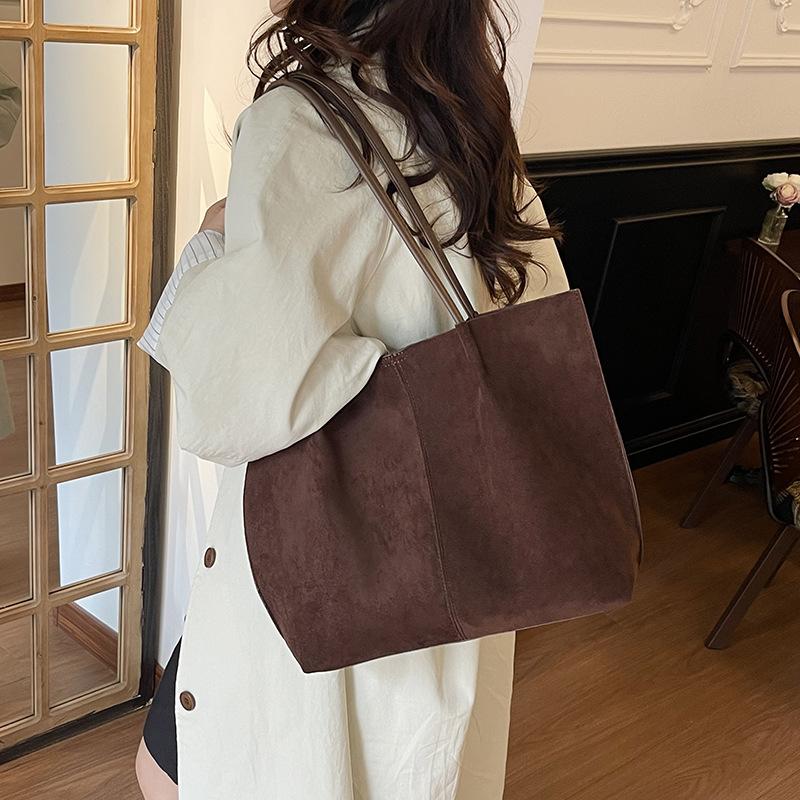 Premium Textured Bag Women's Large Capacity 2025 New Autumn and Winter Versatile Simple Retro Shoulder Bag Commuter Tote Bag