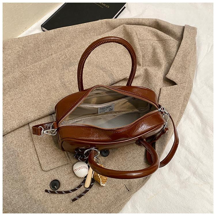 Ielgy Premium Texture Retro Portable Autumn Winter All-Match Pillow Bag Commuter Shoulder Messenger Bag