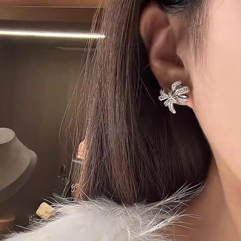Novel Design Bow Stud Earrings for Women Exquisite Princess Ear Accessories Full Dazzling CZ Stone New Statement Jewelry
