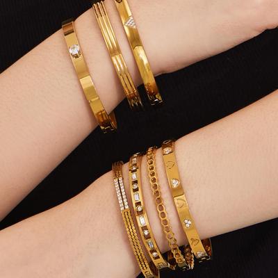 Set di Braccialetti Geometrici in Zircone Placcato Oro 18K - Design di Lusso Leggero ed Elegante