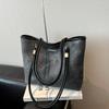 Premium retro shoulder bag women's fashion versatile casual large-capacity commuter tote bag