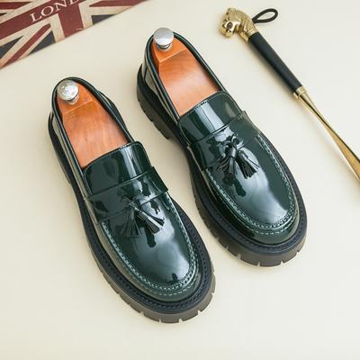 Modemarke Lackleder Glänzende Fransenleder Schuhe Britischer Stil Herren Bequeme Runde Zehenpartie Dicke Sohle Höhenverstärkende Slipper