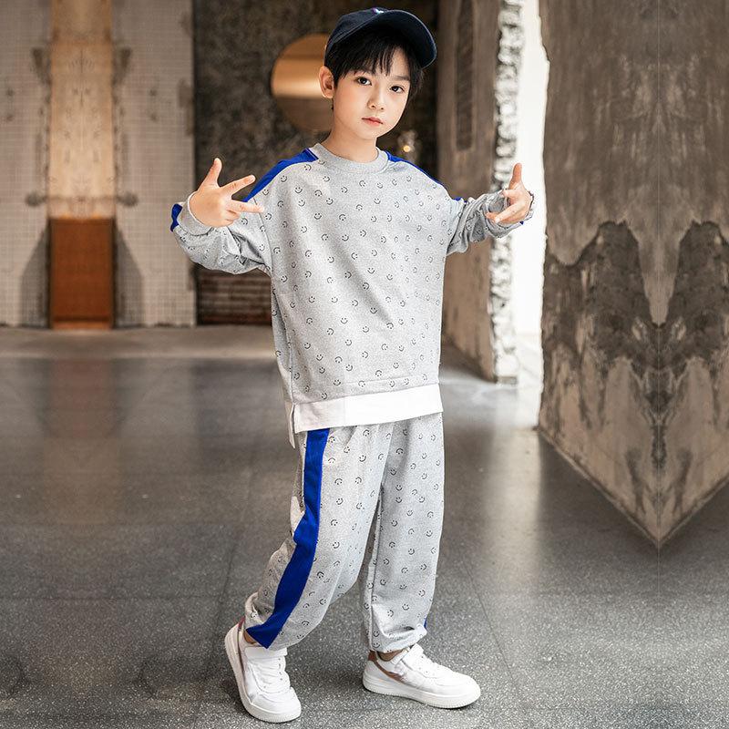 Модный спортивный костюм для мальчиков — фото 7