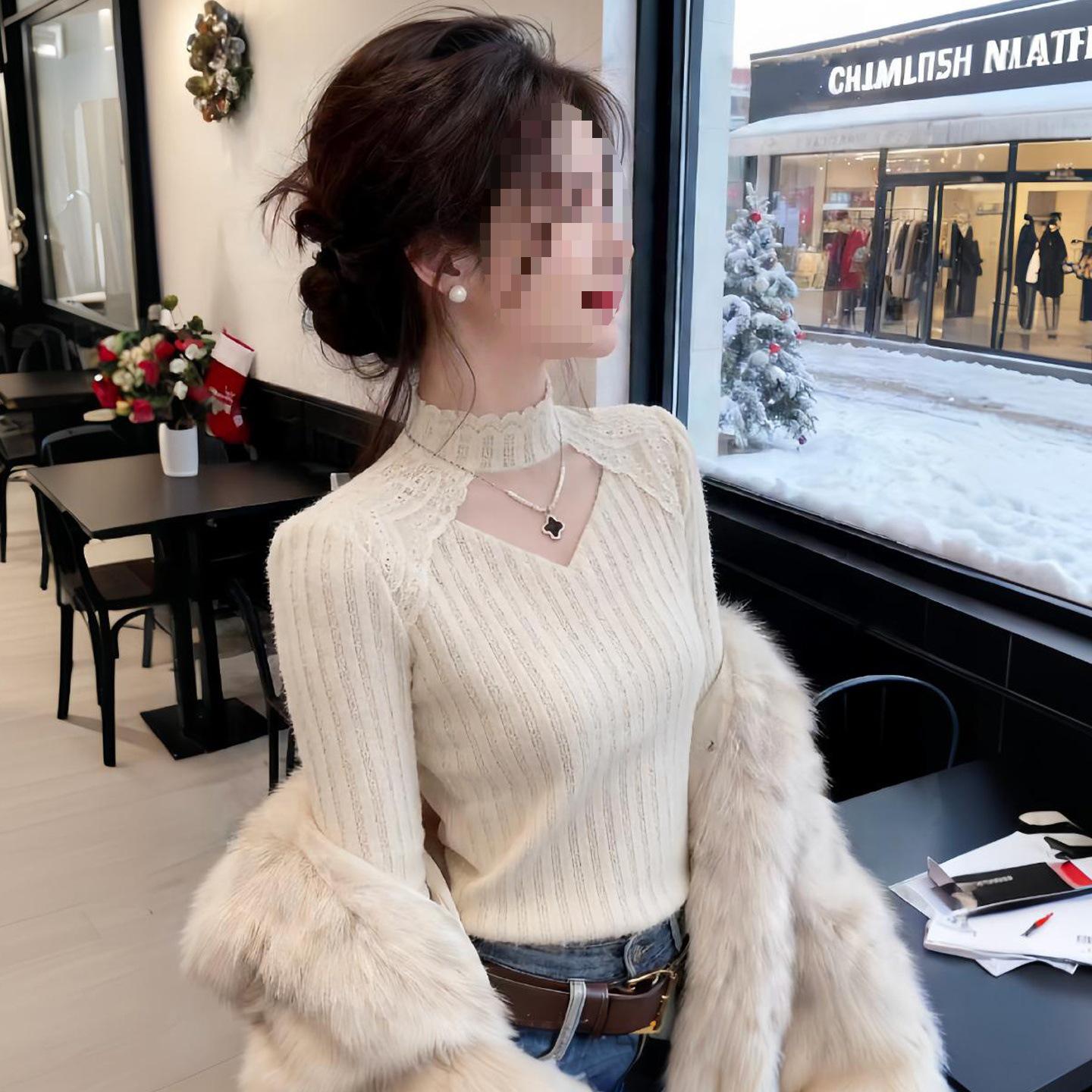 

Stylish Lace Patchwork Velvet-Enhanced Winter Base Layer Shirt for Women M 100-110 jin