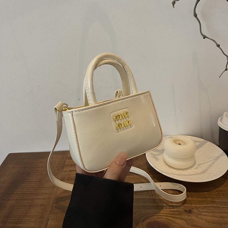 2025 Children's Retro Oil Leather Crossbody & Coin Purse: European & American Fashion for Girls