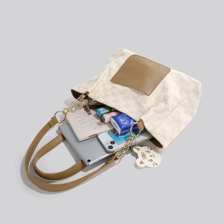 Korean bag women's new portable large bag tote bag niche design versatile large capacity shoulder casual armpit bag