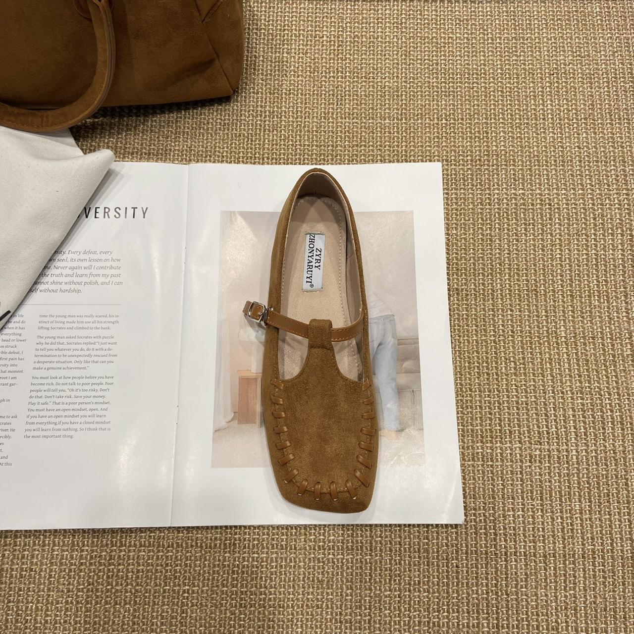 

Женские туфли-лодочки Мэри Джейн на плоской подошве с маленьким квадратным носком, ручной работы, 2025 новинка, простые, в стиле ретро, old money, бабушкины туфли на мягкой подошве 39 коричневый