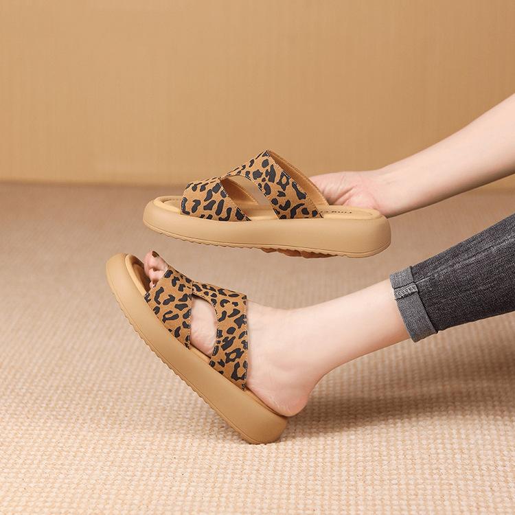 

Wear one-word slippers outside, the new muffin thick-soled soft-soled skirt in the summer of 2025, and wear thin beach cool slippers. 40 цветной печати леопарда