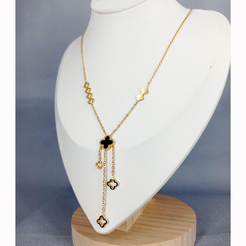 Titanstahl Vierblättriges Kleeblatt Anhänger Halskette mit Quasten Kette - Elegantes Hip-Hop Stil Accessoire für Damen