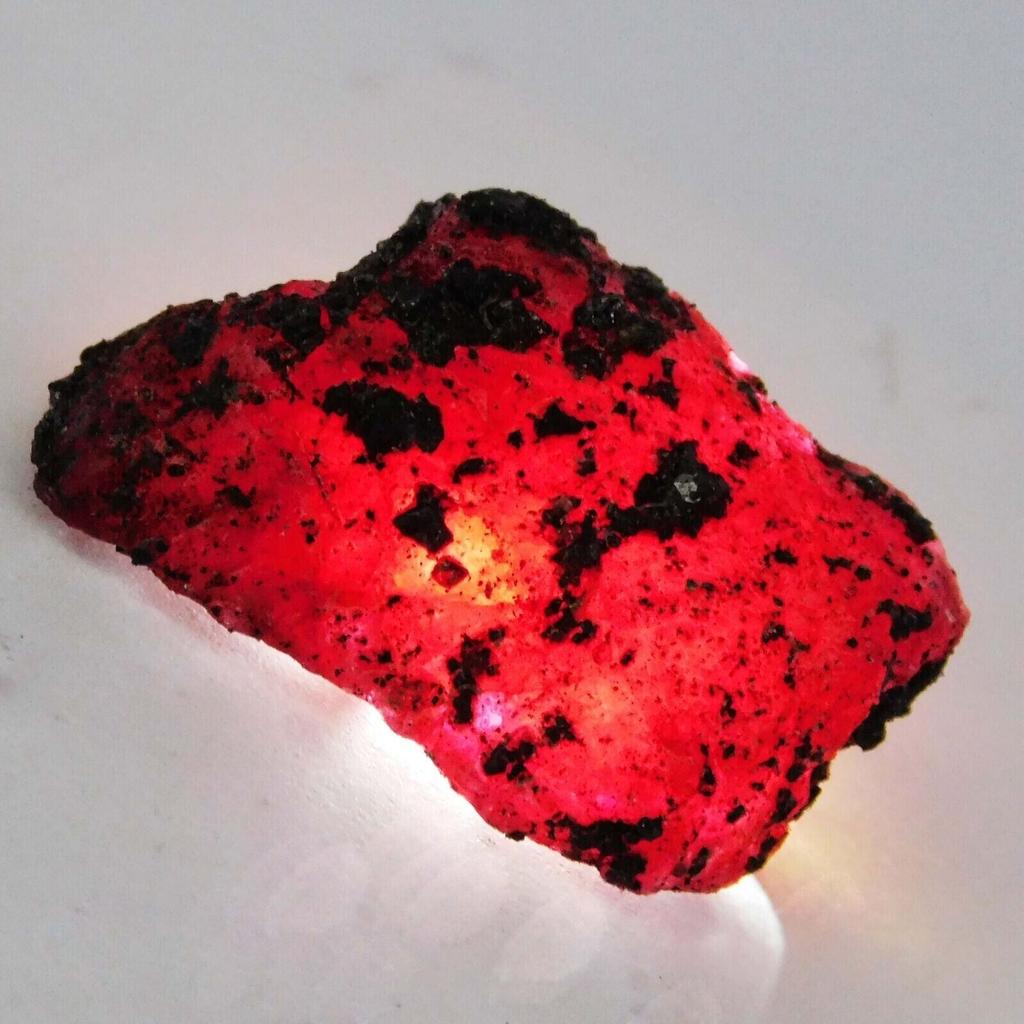 Natural Red Ruby Loose Gemstone Rough 88.00 ct Uncut for Lapidary and Gem Collections