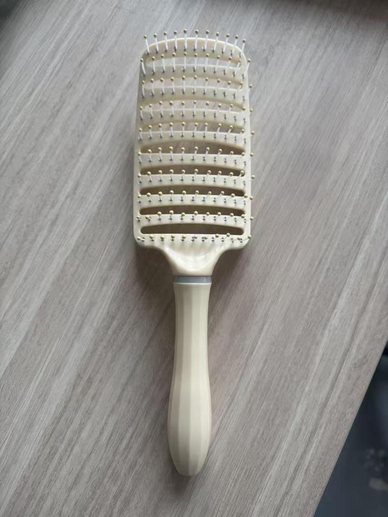 Cushion Brush 4-Piece Set: Smooth, Fluffy, and Curved Hair Styling Comb for Women - Dry/Wet Use with Massage Airbag