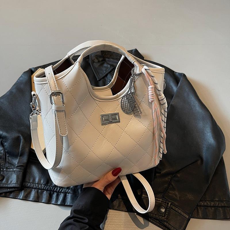 2025 new commuter bucket bag women's rhombus simple handbag bag niche fashion trend messenger bag