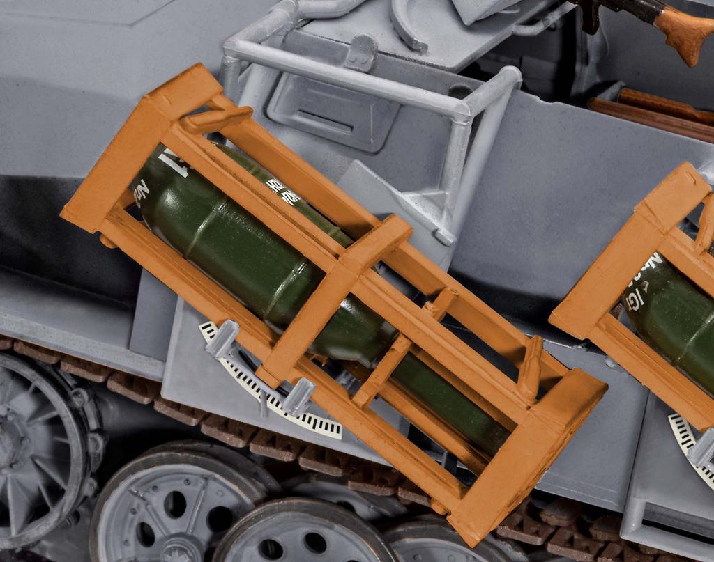 Revell 1/35 German Sd.Kfz.251/1 Ausf.B Grand Stuka Plastic Model Kit 03248