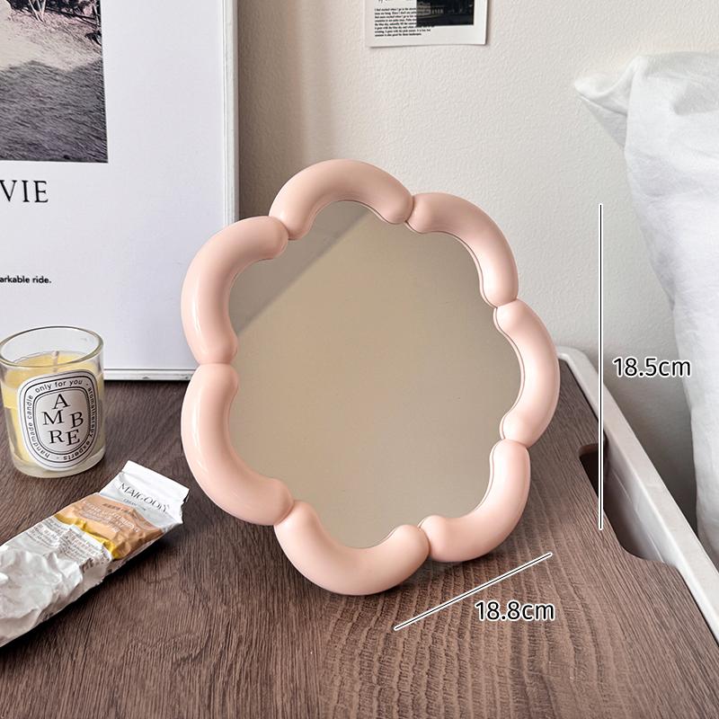 Niedliche blütenförmige Make-up-Spiegel für Frauen Desktop-Dekor Tragbarer Kosmetikspiegel Studentenwohnheim-Dekoration Großhandel 2025