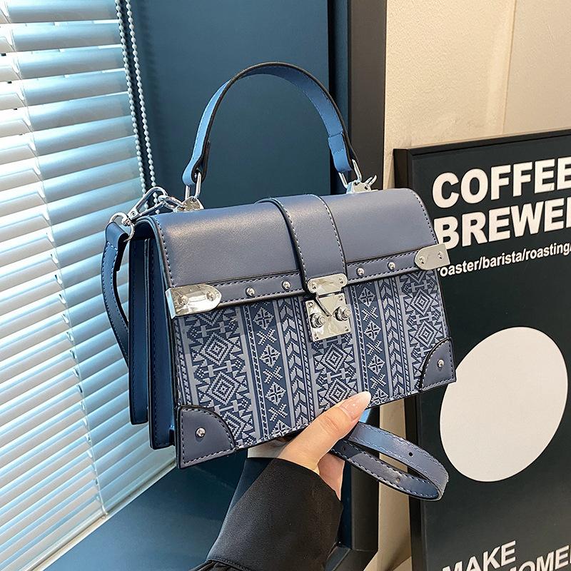 Metal Buckle Girl Crossbody Bag Fashion Geometric Flower Ladies Handbag Retro Old Flower Girl Shoulder Bag