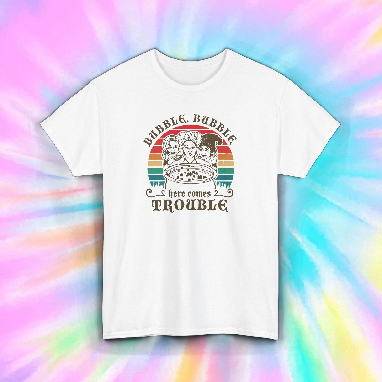 Bubble Bubble Here Comes Trouble Funny Halloween Witch Gift T-Shirt S-5XL S разноцветный
