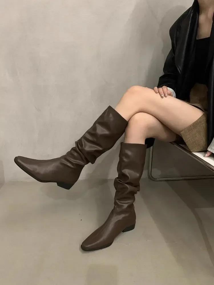 2023 Autumn New Coarse Heel Folded Stacked Middle Leg Fashion Boots for Women with Square Heads and Low Heels