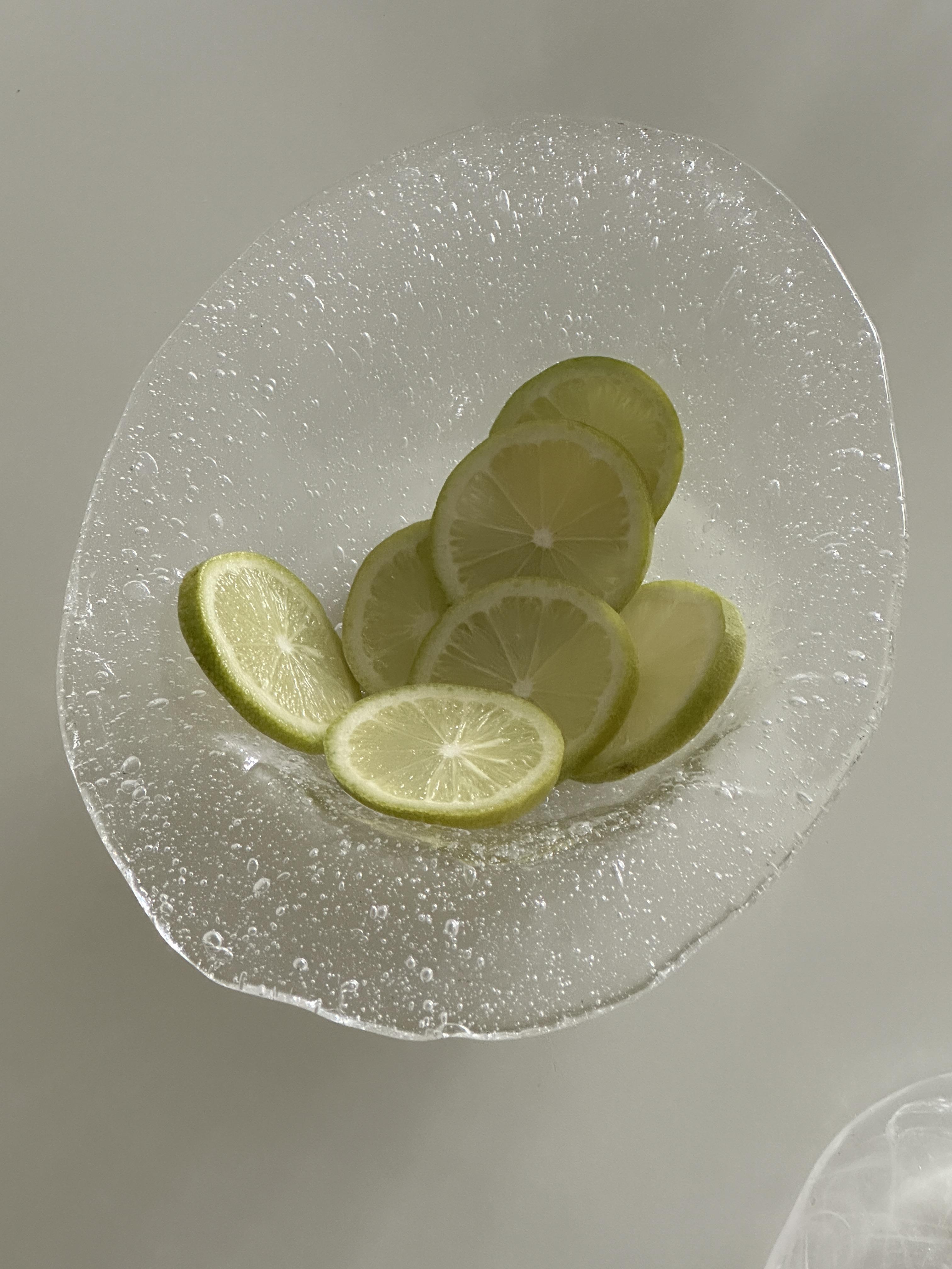 

Japanese style bubble glass bowl, simple, transparent, irregular, cloud and mist storage bowl 20x15x4cm