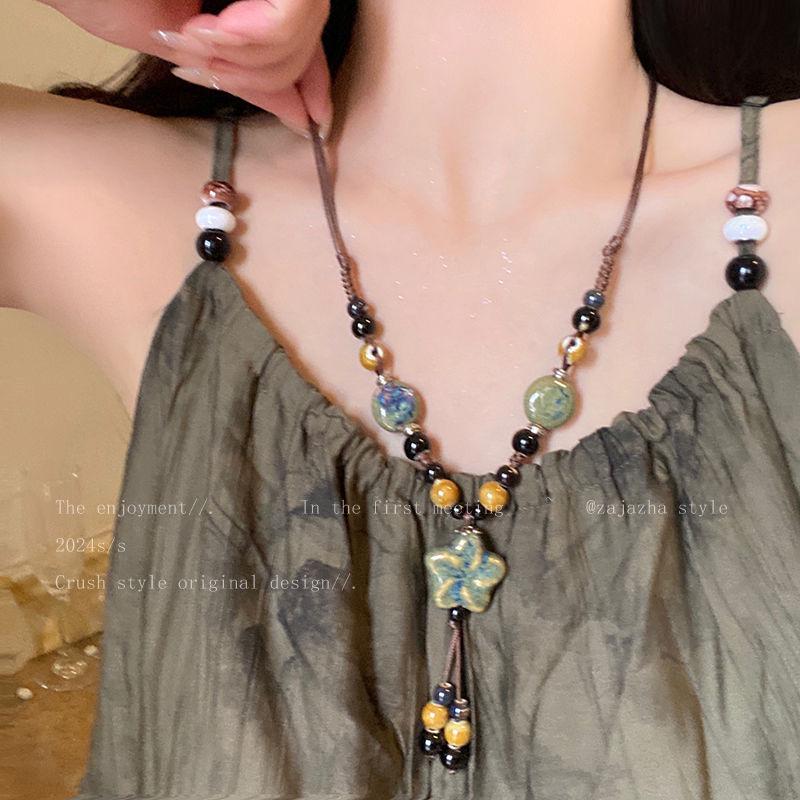 

Богемное этническое ожерелье с длинным бантом из металла с винтажным состаренным кулоном (2025)