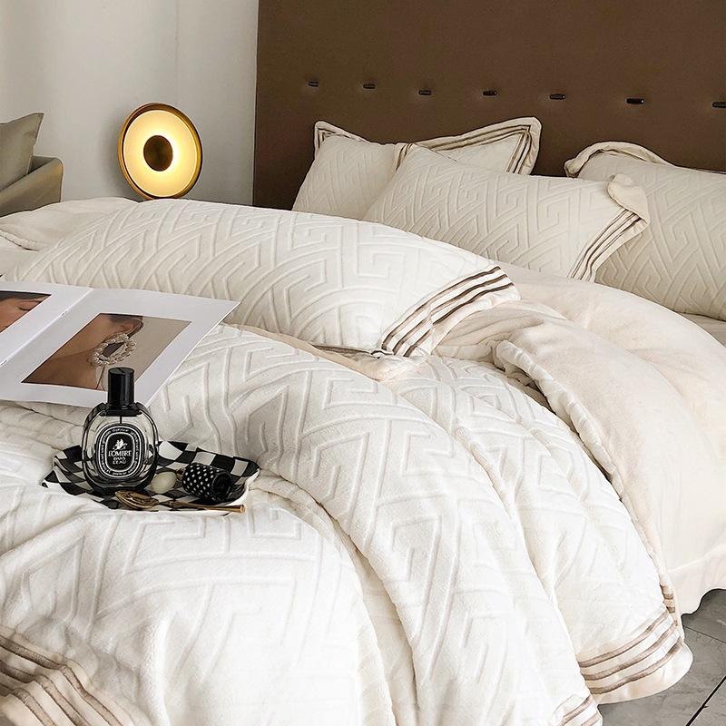 Kategoria zimowa A Mąka Mleczna Zestaw czterech sztuk Wysokiej klasy dwustronna mąka zagęszczony kołnierz Coral Mąka Kołdra Okładka