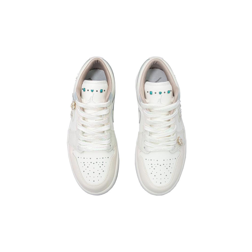 Jordan Air Jordan 1 Camellia Language Abrasion Resistant Low Top Vintage Basketball Shoes Women's White IH7323-100(Team196-)