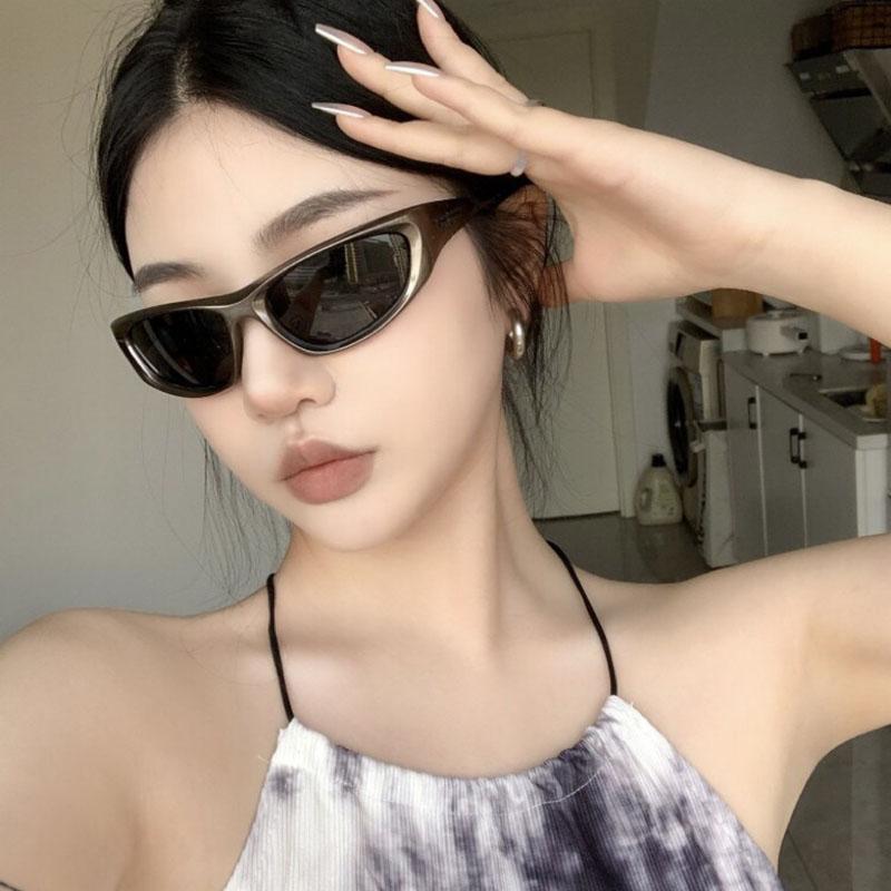 Vintage Retro Sunglasses Women Punk Stylish UV Protection Cool Sun Glasses Bicycling Performance Female Eyewear