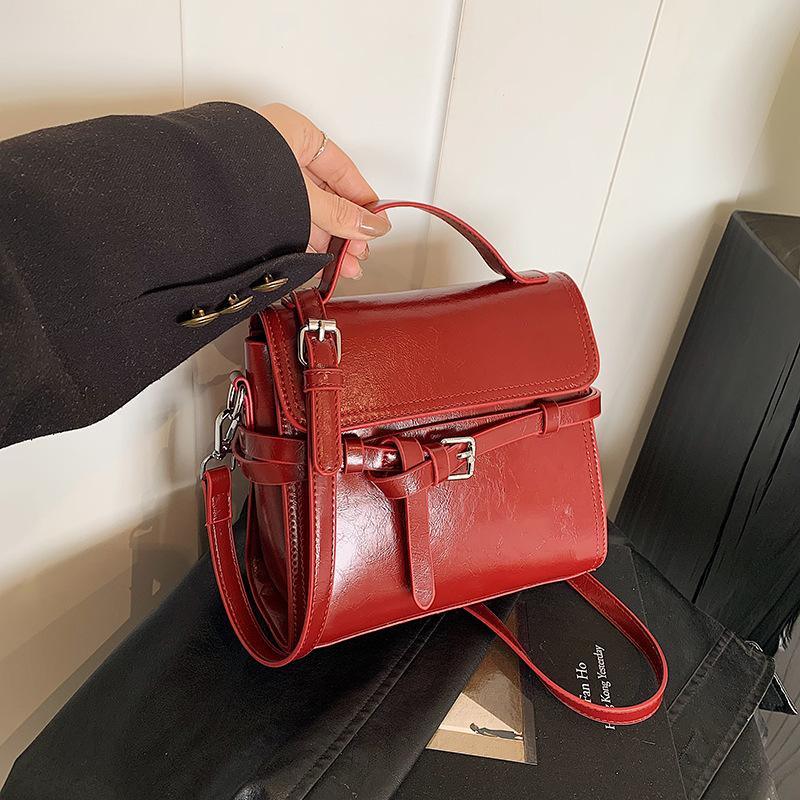 Retro small bag women's autumn and winter versatile new fashion shoulder messenger bag portable work small bag